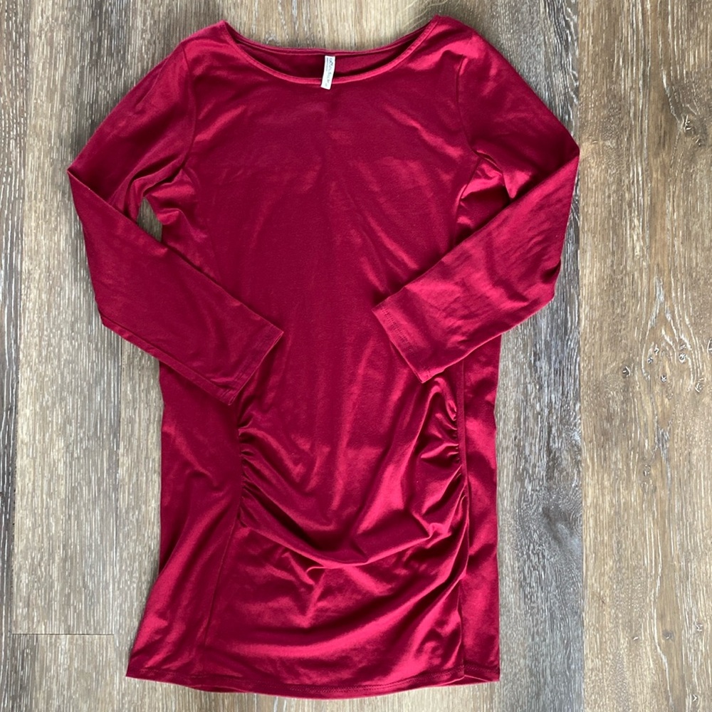 Maternity three-quarter sleeve top